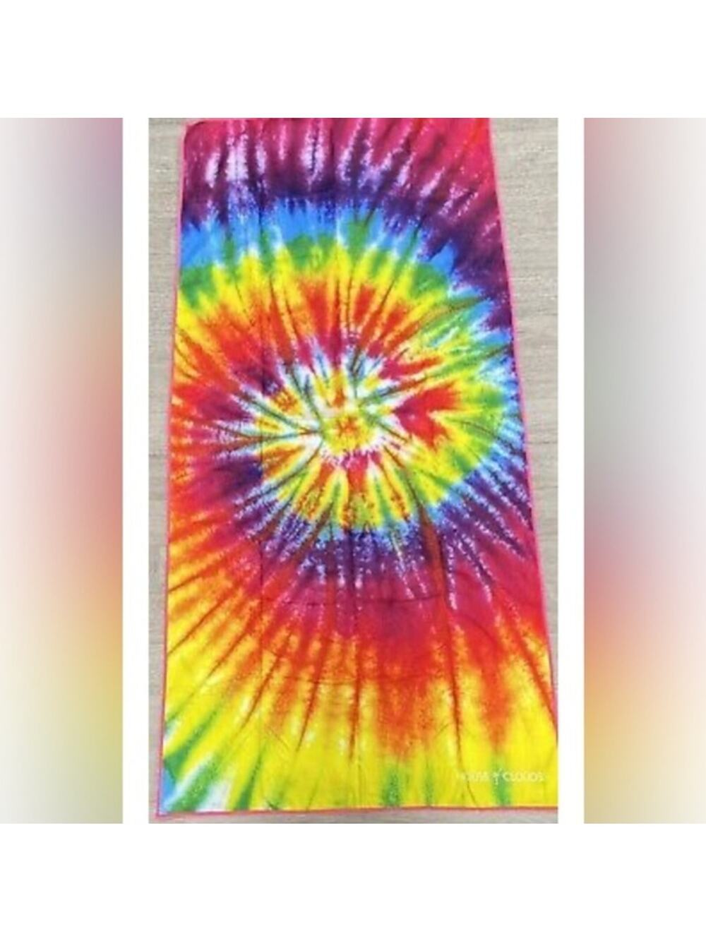 NWT! House of Clouds Tie Dye Sand Free Microfiber Beach Towel
